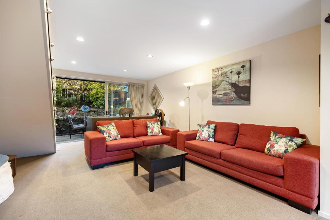 Central Wanaka Villa Bagian luar foto